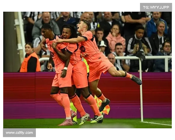 拉什福德精彩凌空破门斩获西甲首球佩德里奉献精准妙传助攻